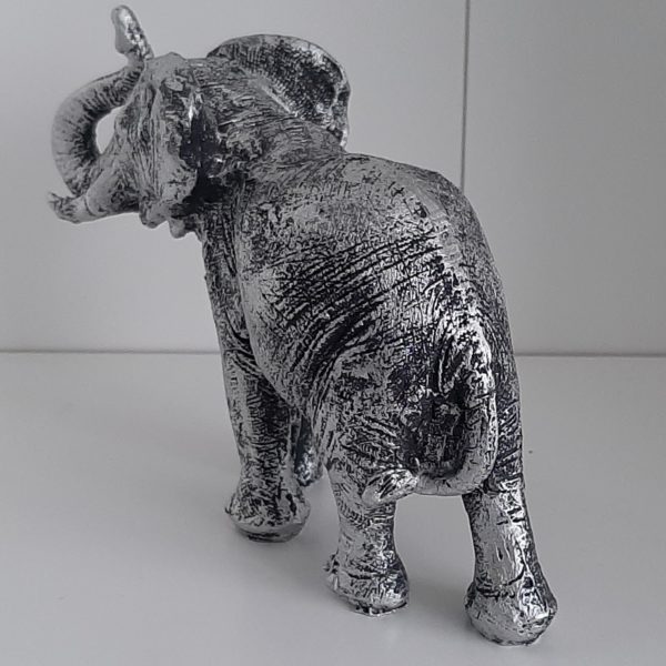 beeldje olifant in zilverkleur 12 cm hoog
