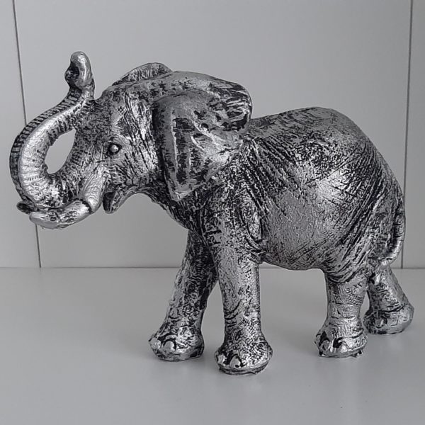 beeldje olifant in zilverkleur 12 cm hoog