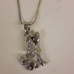 toenga zilverkleurige ketting met hond hanger – ingelegd met strass – nu in de sale!